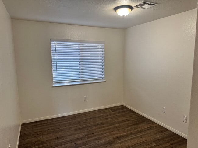 Foto del edificio - GRA916