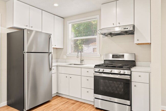 Foto del edificio - Modern 2 Bedroom in Alameda w/ Parking!