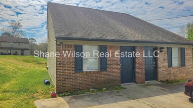 Building Photo - 3321 Steeple Cir NE