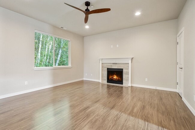 Foto del edificio - 3-Bedroom Home in Port Orchard