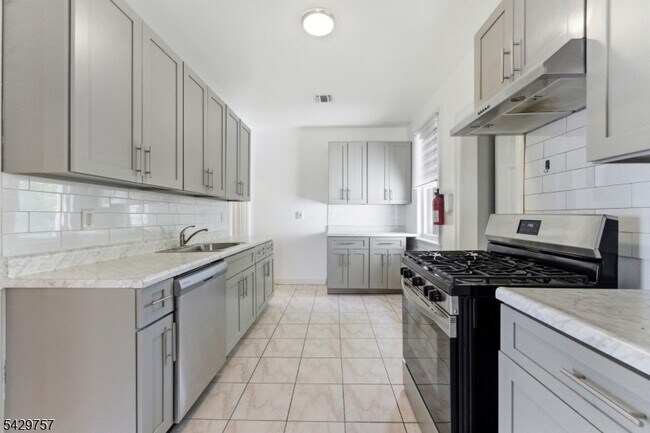 Foto del edificio - 773 Kingsland Ave
