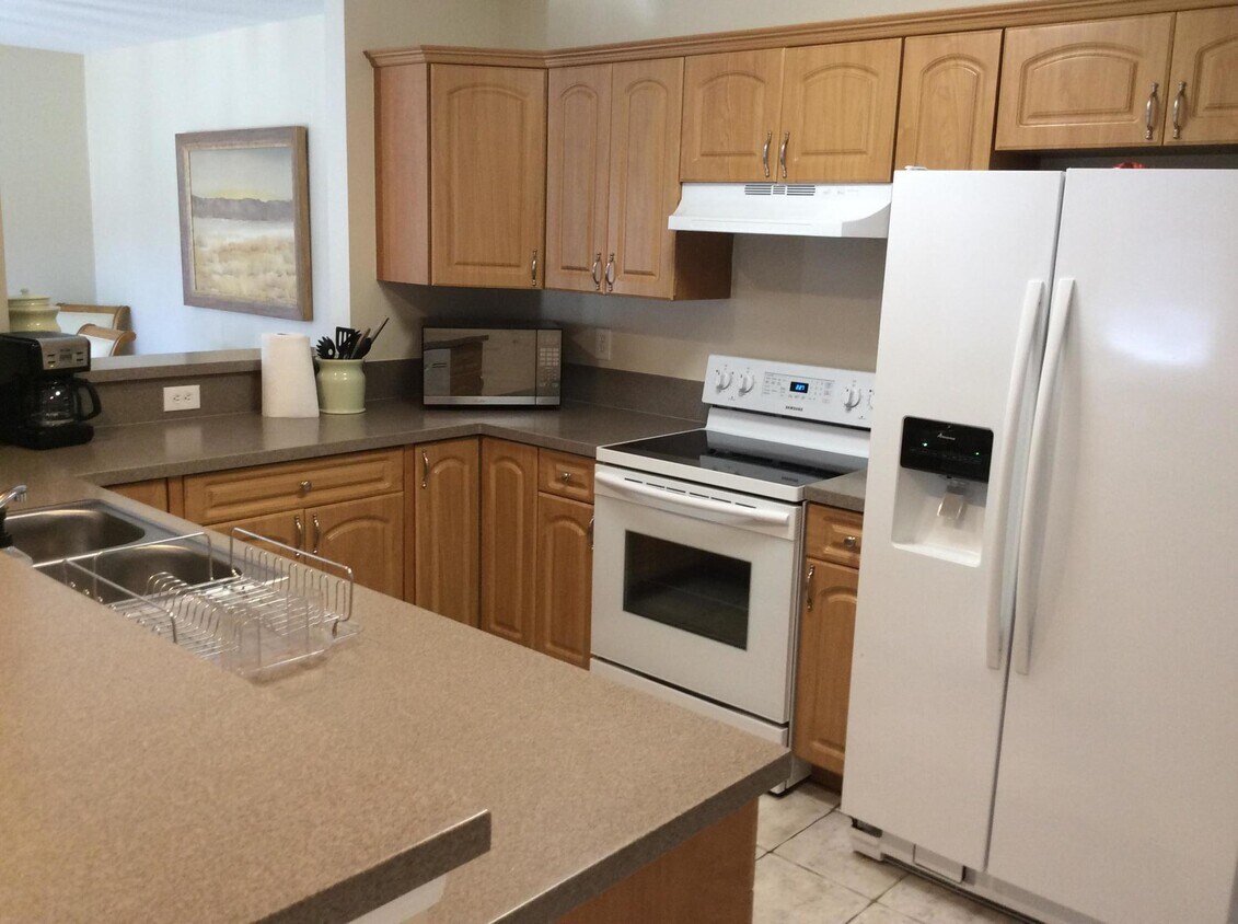 Foto principal - 13814 Yarmouth Dr