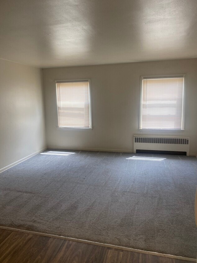 6055 W Appleton Ave Milwaukee Wi 53210 Apartments Milwaukee Wi Apartments Com