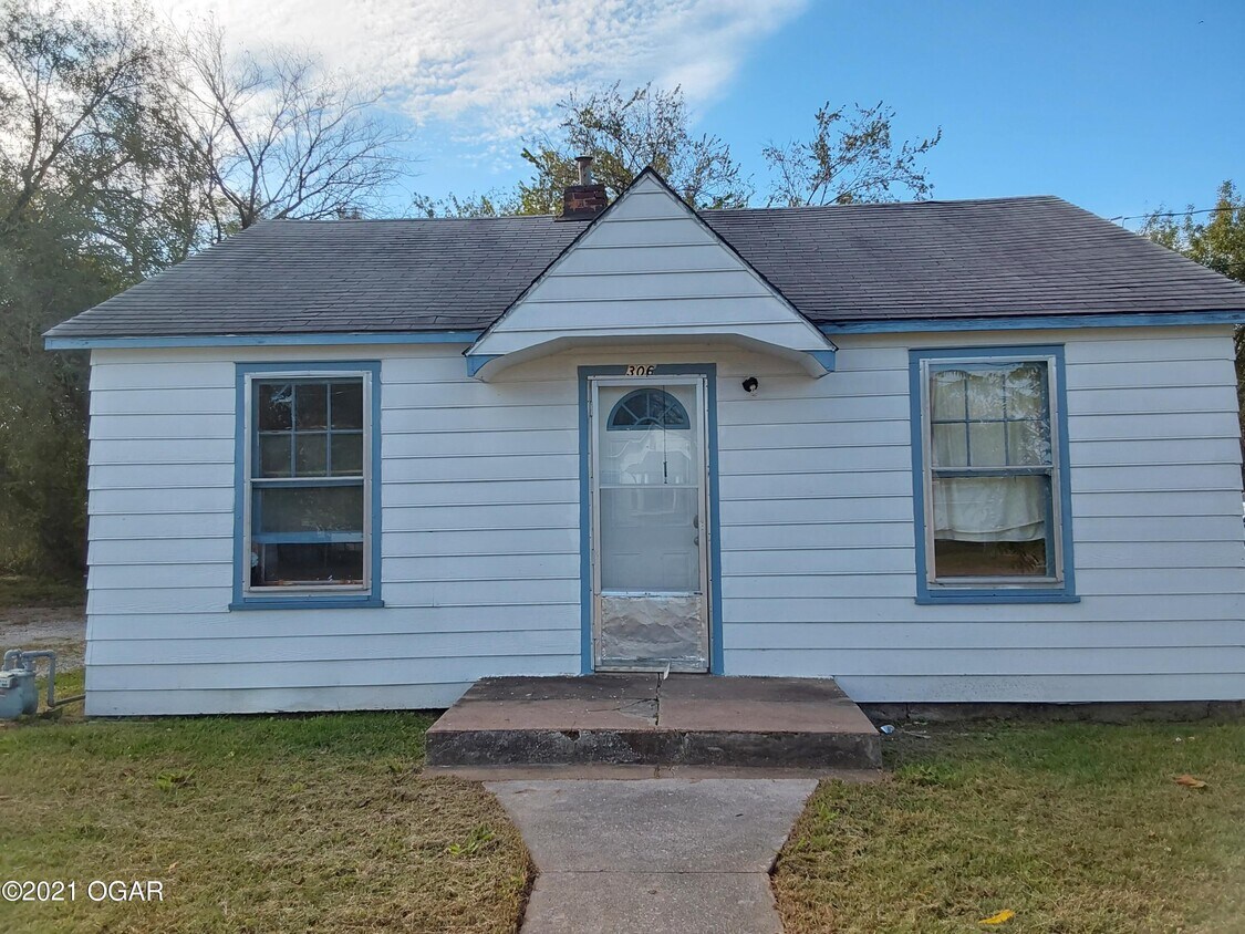 306 W Empire St, Galena, KS 66739 Condo for Rent in Galena, KS