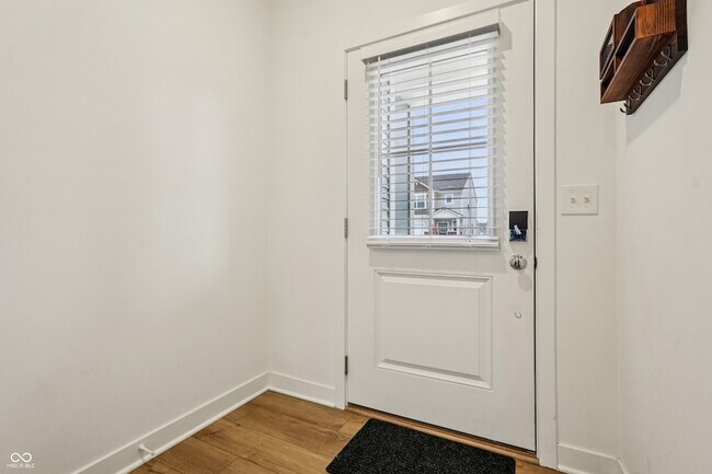 Foto del edificio - 4544 Nokes Pl