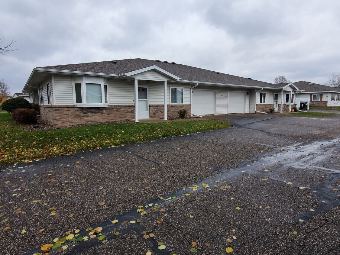 Primary Photo - 1222 Glenn Pl