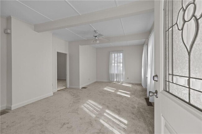 Building Photo - 1127 Tower Hill Rd