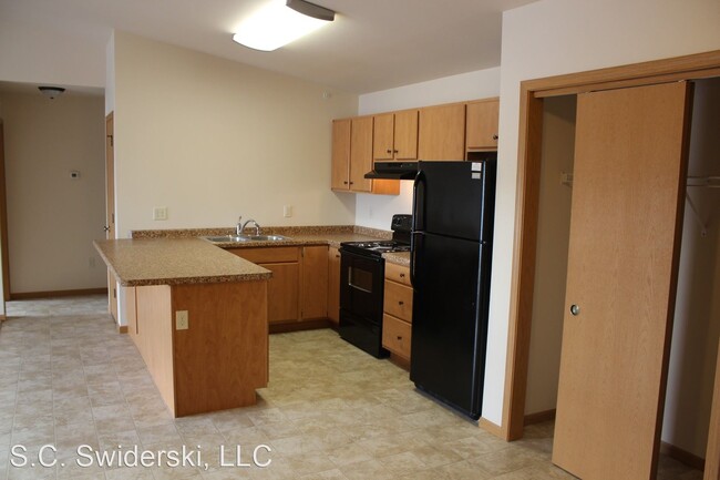 Building Photo - 5803-5909 Weston Meadows Pass