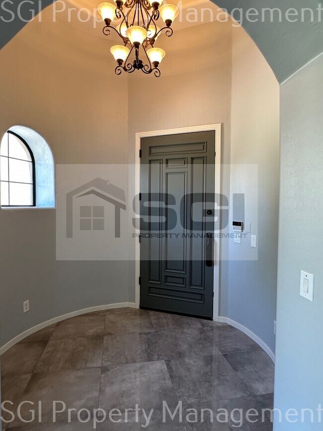 Building Photo - STUNNING CUSTOM HOME READY FOR MOVE IN!!