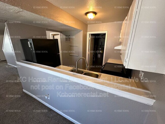 Foto del edificio - 4221 E 60 Terrace