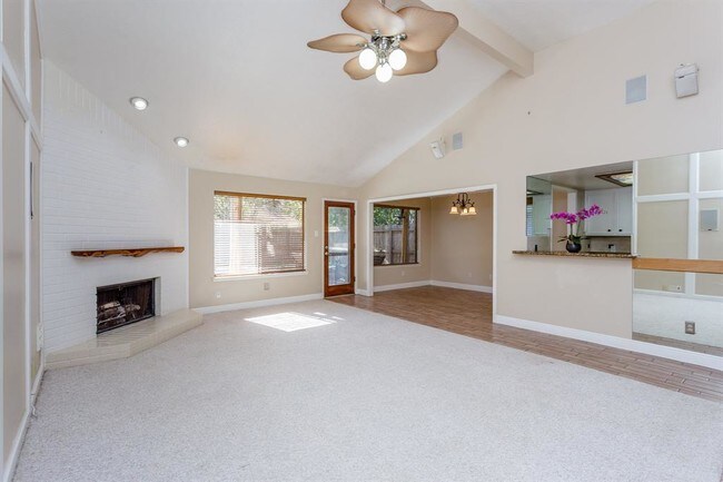 Foto del edificio - 14227 Whitecross Dr