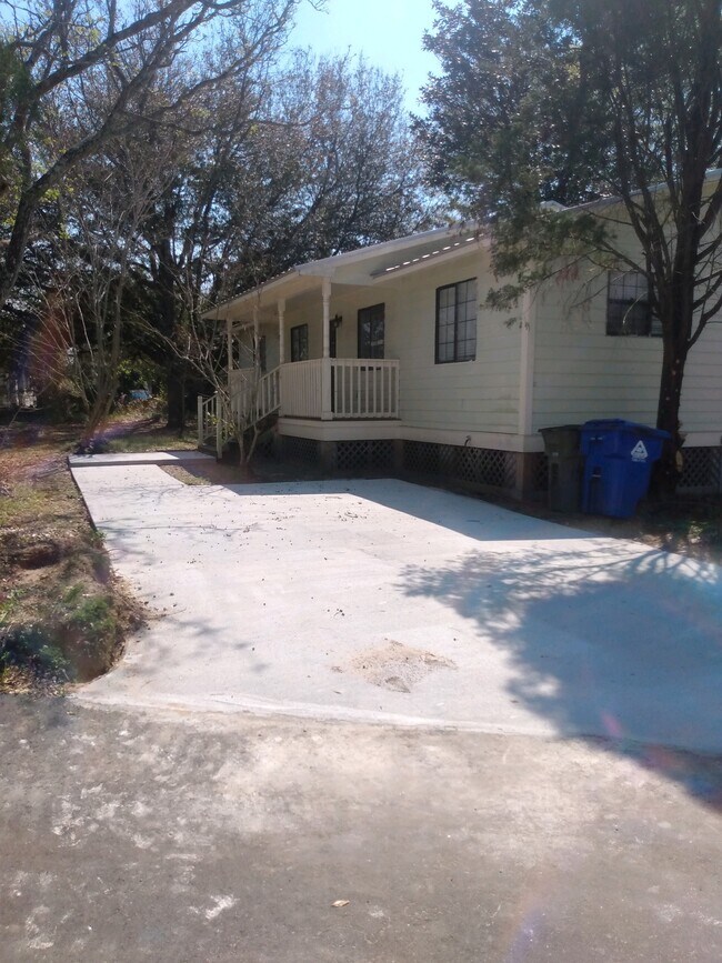 Foto del edificio - 2184 Gabe St