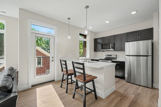 Interior Photo - 512 W Clark St.