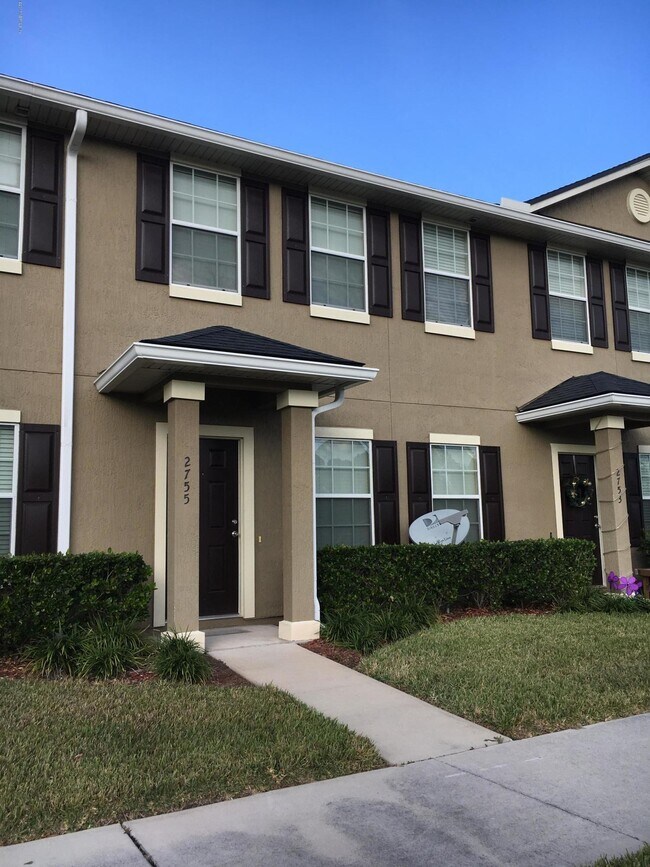 Building Photo - 2755 Hollybrook Ln