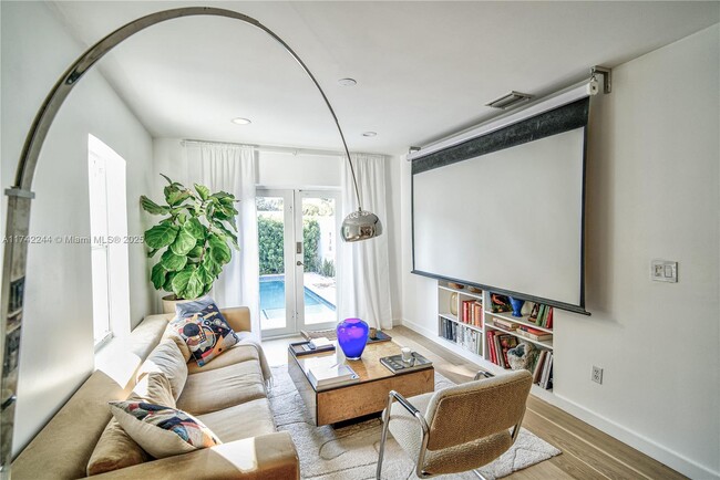 Foto del edificio - 280 NW 44th St