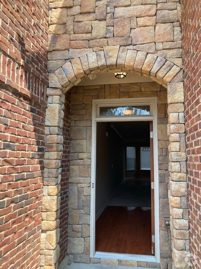 Building Photo - 73 Puttenum Way