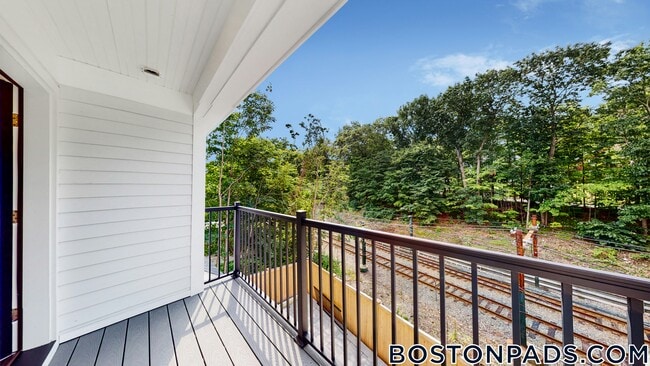 Building Photo - 101 Sumner Rd