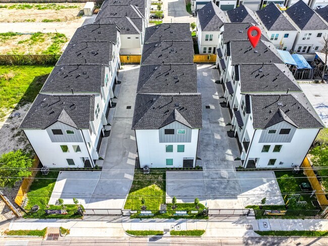 Foto del edificio - 7735 Hammerly Blvd