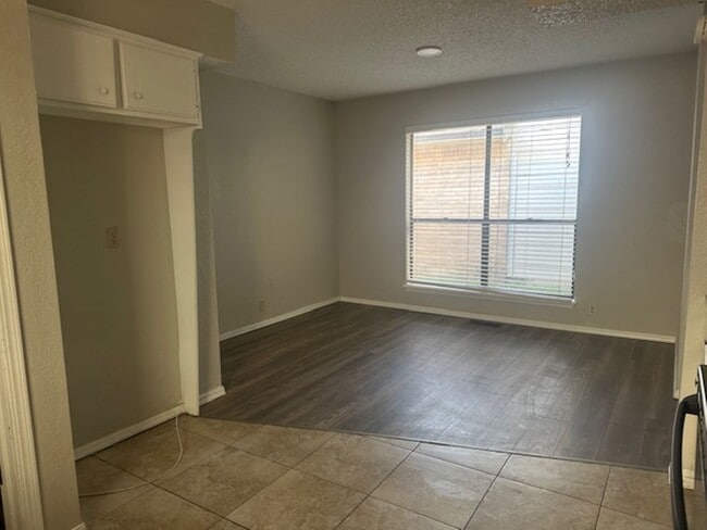 Building Photo - Duplex - Putnam City North Schools
