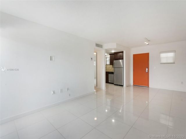 Foto del edificio - 411-411 SW 37th Ave