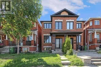 Building Photo - 852-852 St Clarens Ave