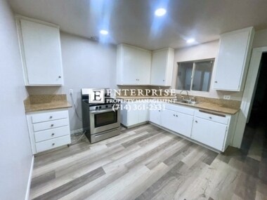 Foto del edificio - Gorgeous 4-bedroom rental home with in-law suite & two primary suites!
