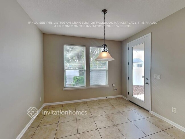 Foto del edificio - 530 Side Creek Ln