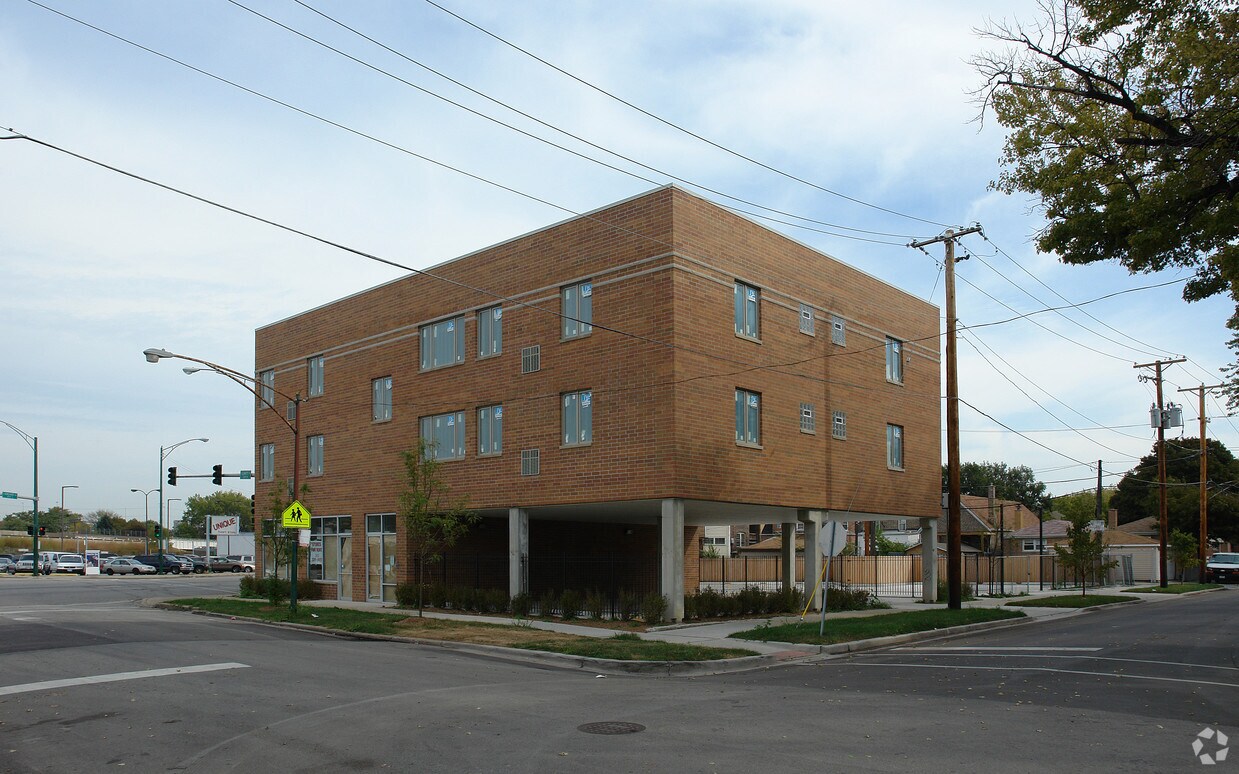 Building Photo - 3575 S Archer Ave