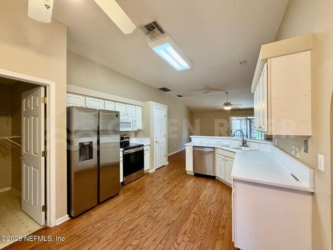 Foto del edificio - 1691 Dockside Dr