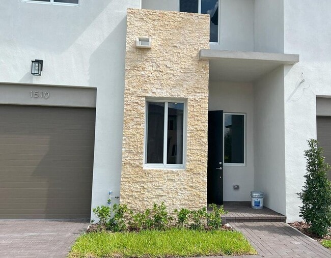 Foto del edificio - 1510 Pioneer Way