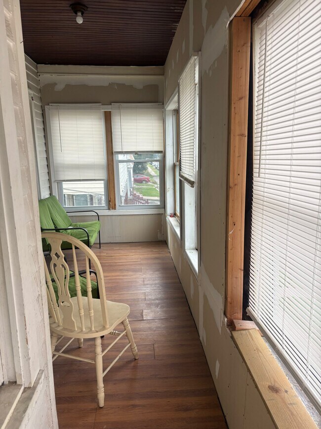 Foto del edificio - 836 Maplewood Ave