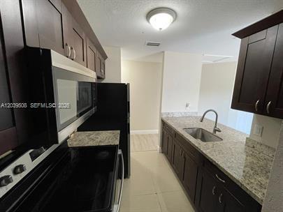 Foto del edificio - 1471 NW 22nd Ct