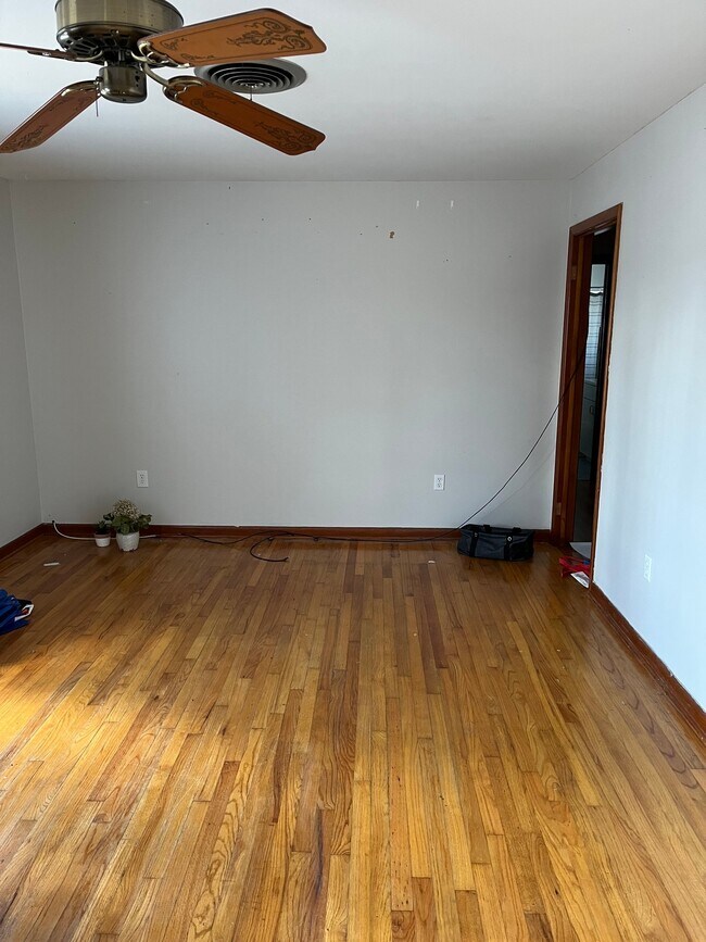 Building Photo - 31 N Brentwood Cir