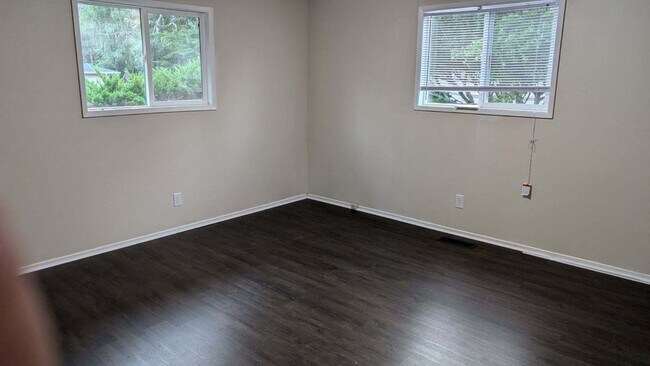 Foto del edificio - 2386 SW Elmwood Dr