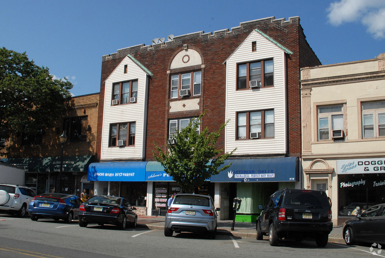 Primary Photo - Englewood Furniture House