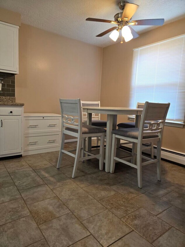 Foto principal - 1-Bedroom, 1-Bath