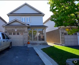Building Photo - 30 Earl Grey Cres