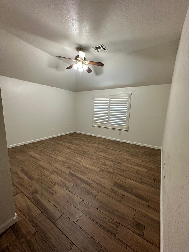Building Photo - 1301 Melisa Dr