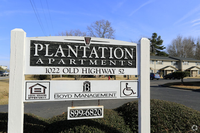 Building Photo - Plantation Apartments