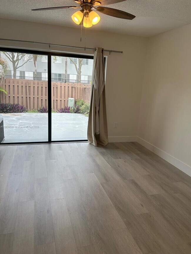 Foto del edificio - 9630 SW 152nd Ave