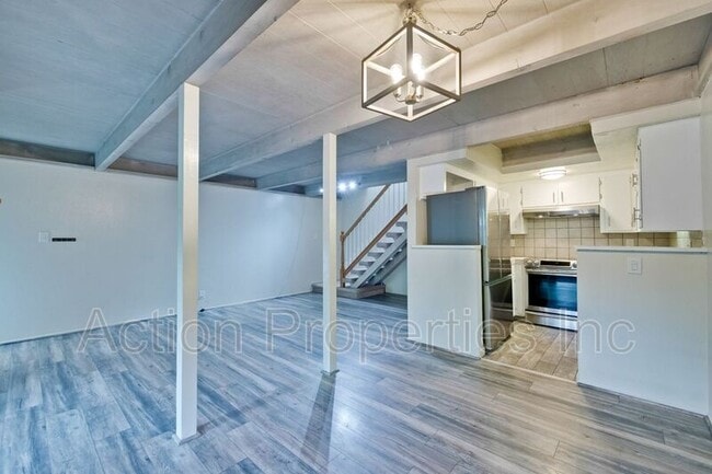 Building Photo - 278 Monroe Dr