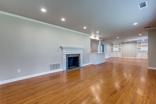 Building Photo - 6230 Preston Crest Ln