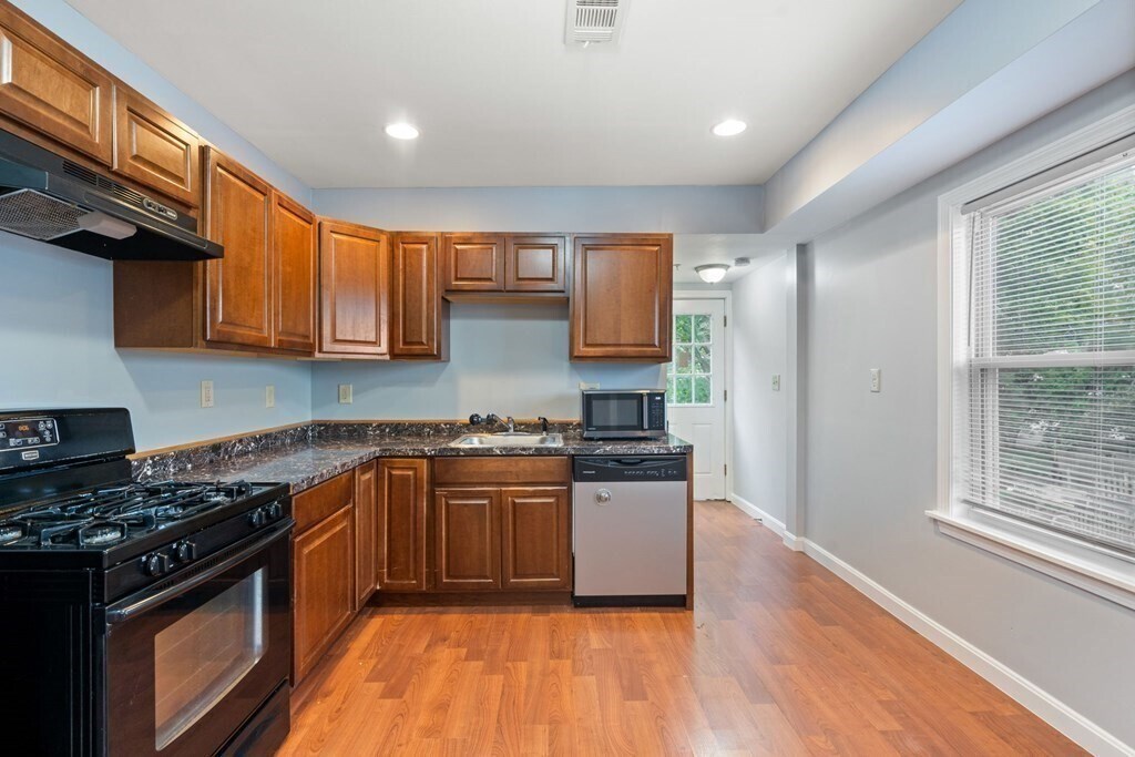 150 Brook Rd, Quincy, MA 02169 Townhome Rentals in Quincy MA