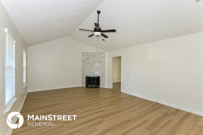 Foto del edificio - 7881 Collins Wood Cove