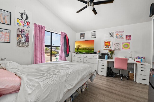 Foto del edificio - 5318 Redding Rd