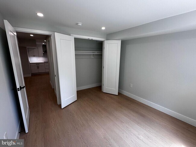 Foto del edificio - 7506 Wellesley Dr