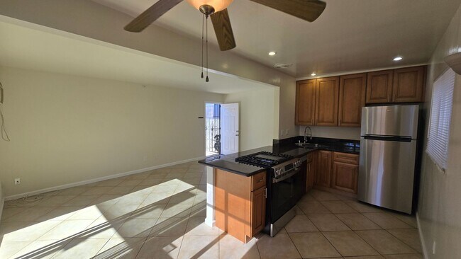 Foto del edificio - 2341-2343 Grand Ave