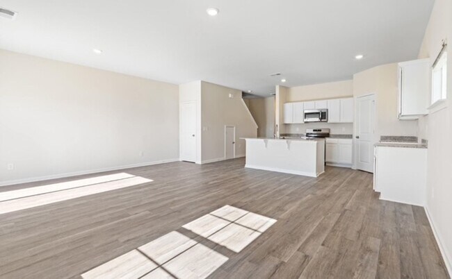 Foto del edificio - Fabulous New Construction Duplex ~ Minutes...