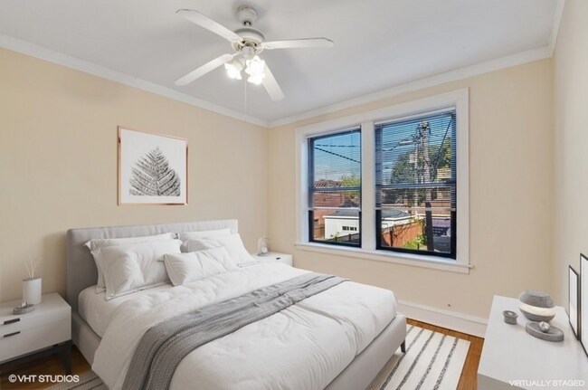 Foto del edificio - 1450 W Byron St