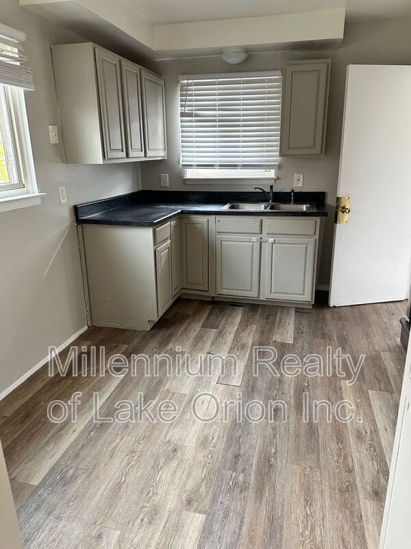 Foto del edificio - 397 Cameron Ave